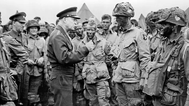 General Eisenhower with 101st Airborne paratroopers on June 5, 1944, before D-Day